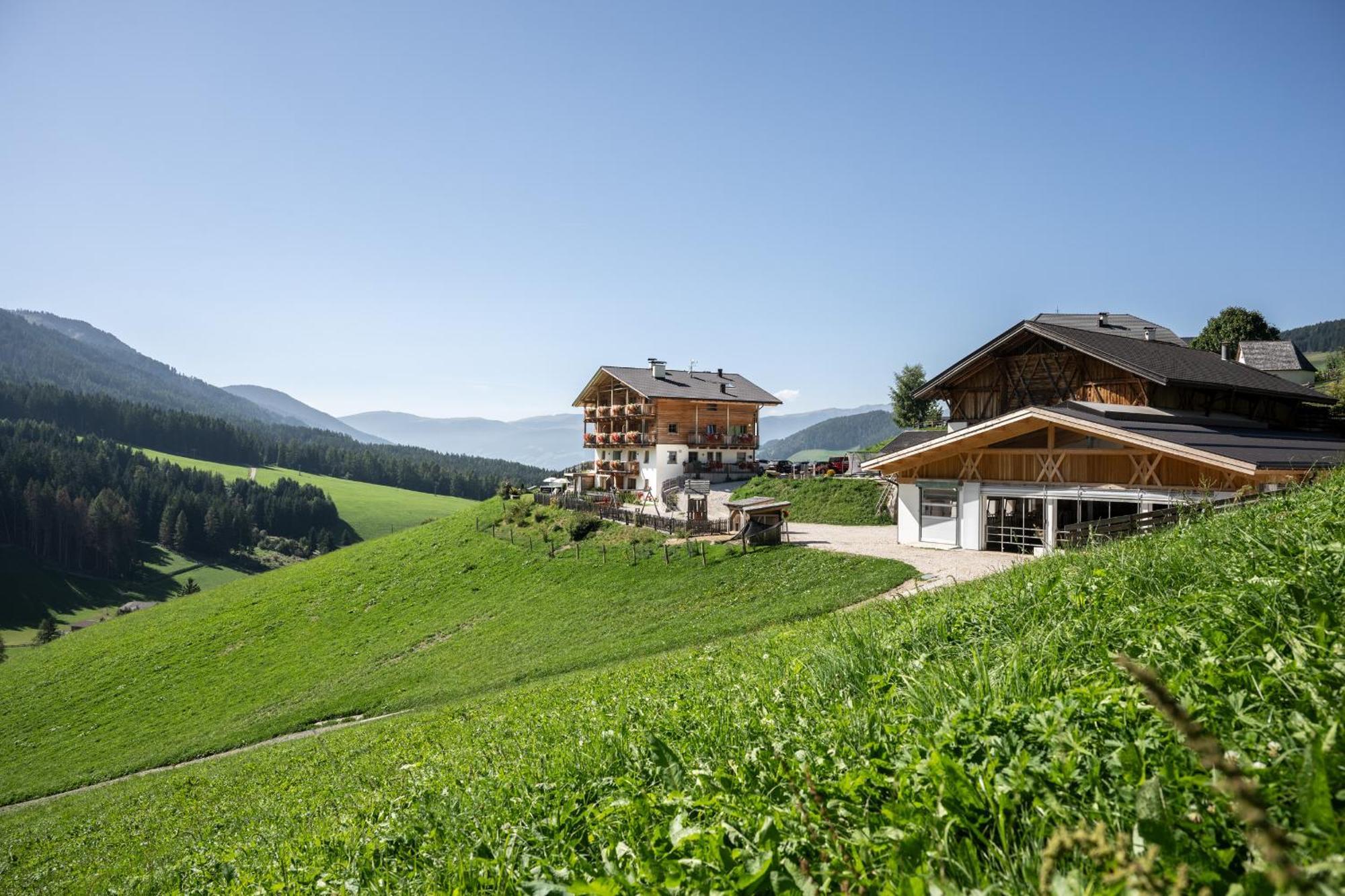 Unterkantiolerhof Funes  Bagian luar foto