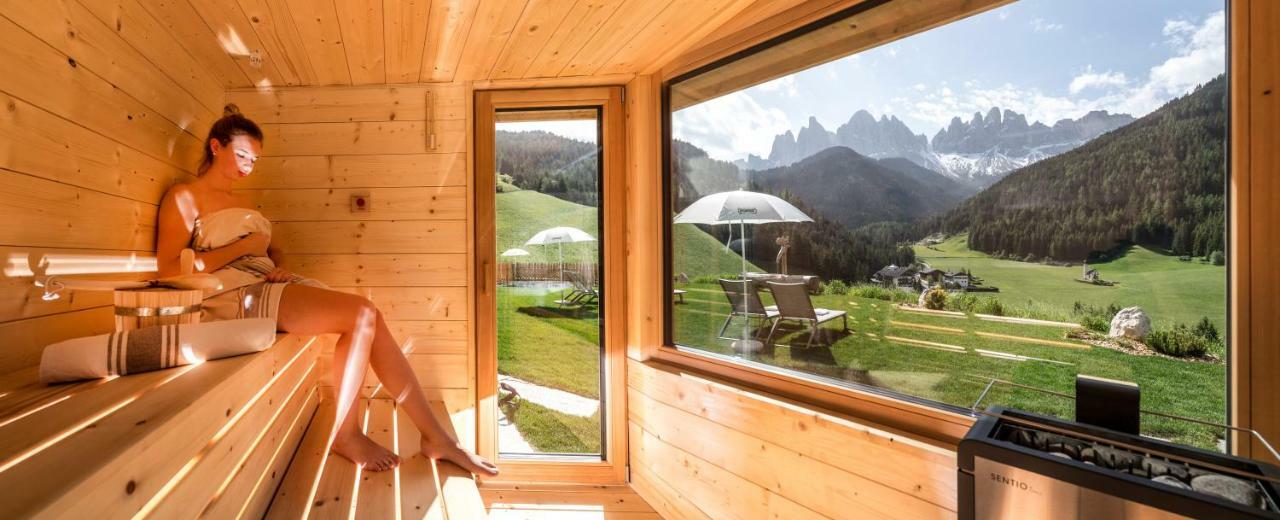 Unterkantiolerhof Funes  Bagian luar foto