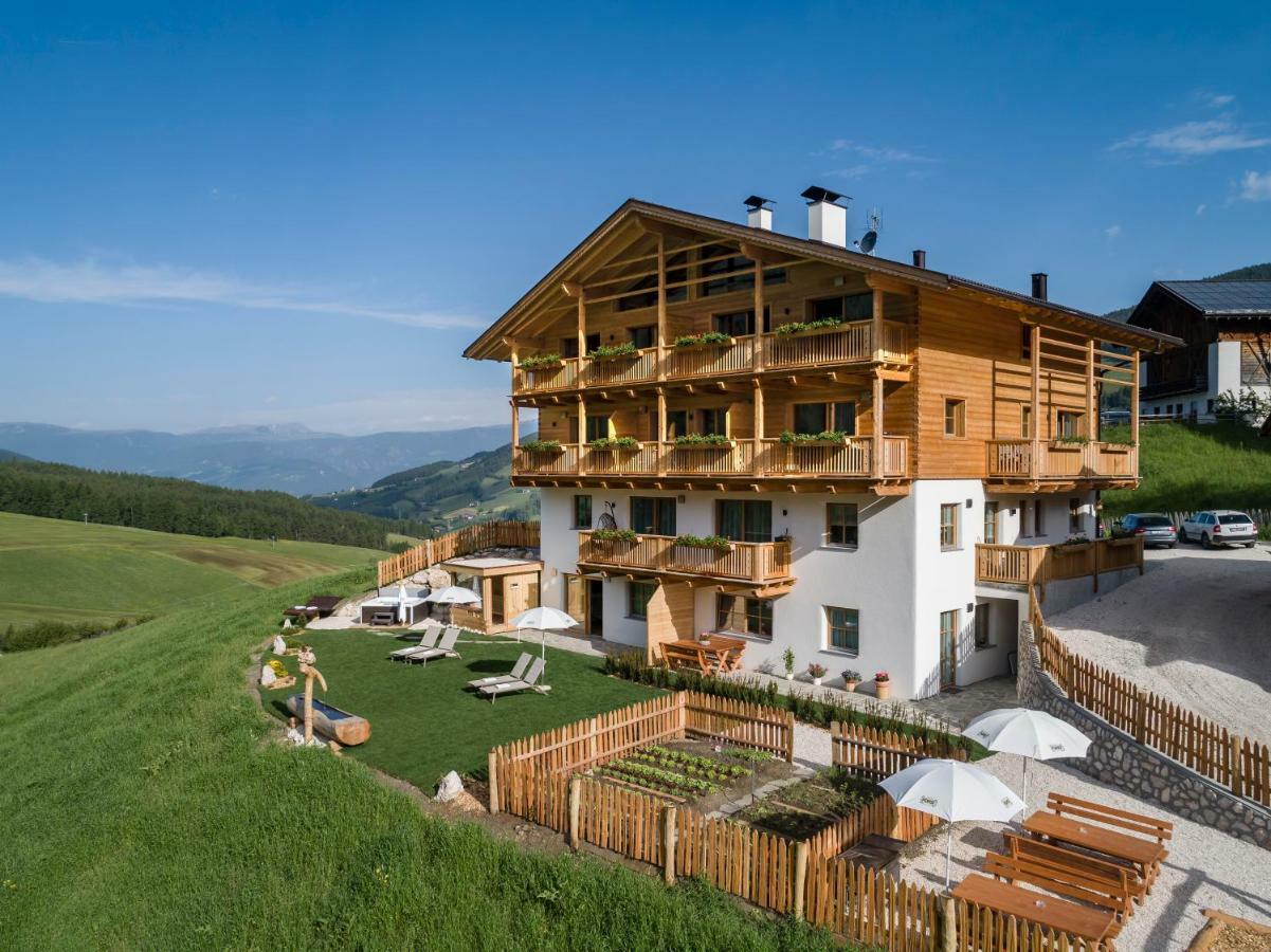 Unterkantiolerhof Funes  Bagian luar foto